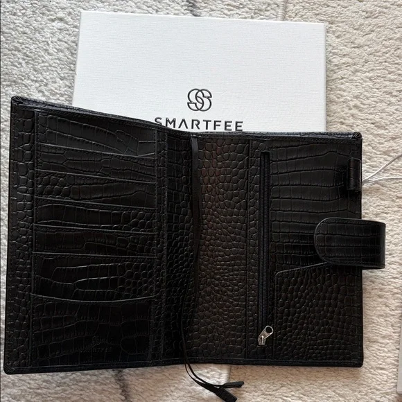 Black Crocodile Pattern Planner - Picture 2 of 2